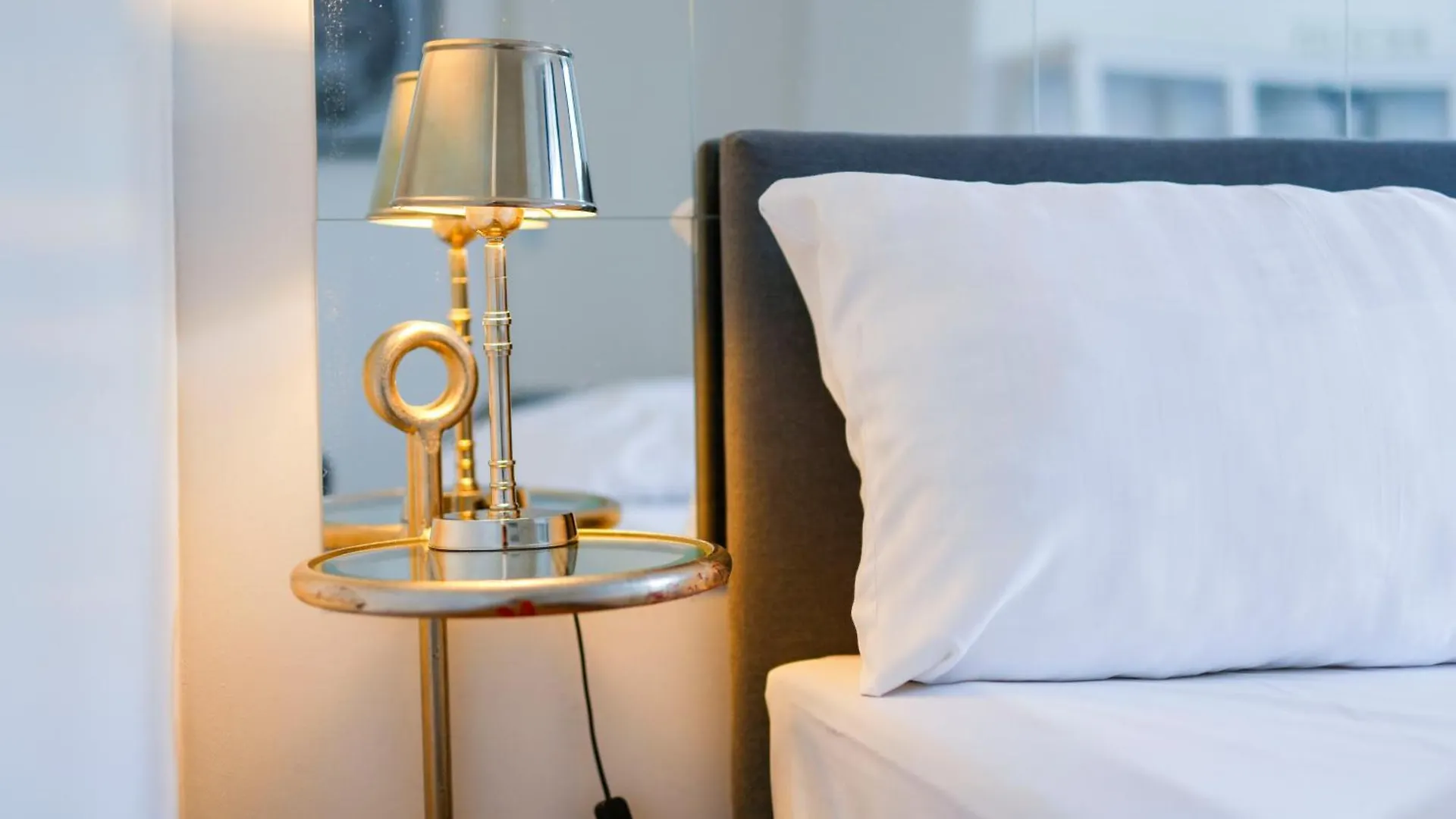 Sleephotels Alsterroom Hamburg Hotel